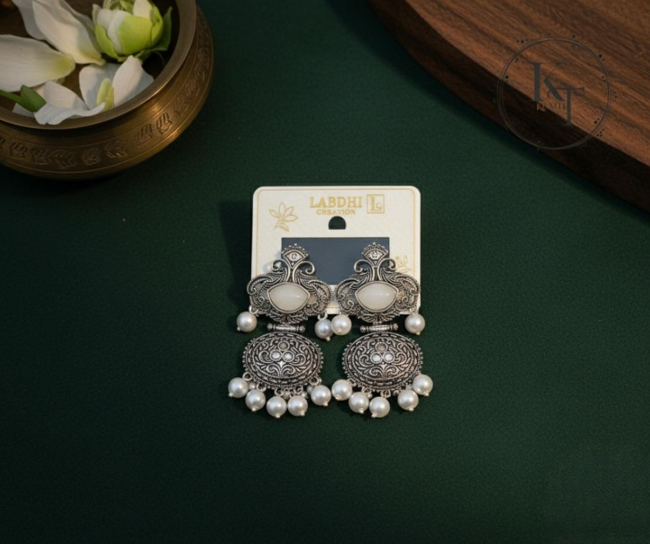 White Stone - Oxidized Silver White Stone - Oxidized Silver