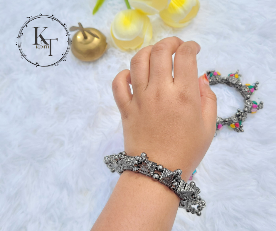 Antique-Look Bracelet 2